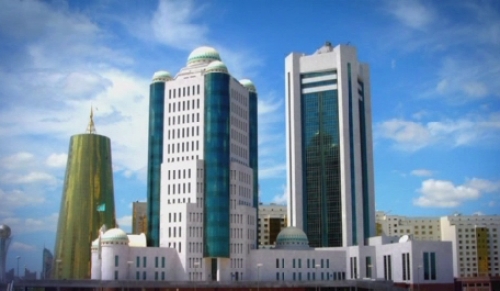 ПАРЛАМЕНТ ДЕПУТАТТАРЫ ДЕМАЛЫСҚА ШЫҚТЫ