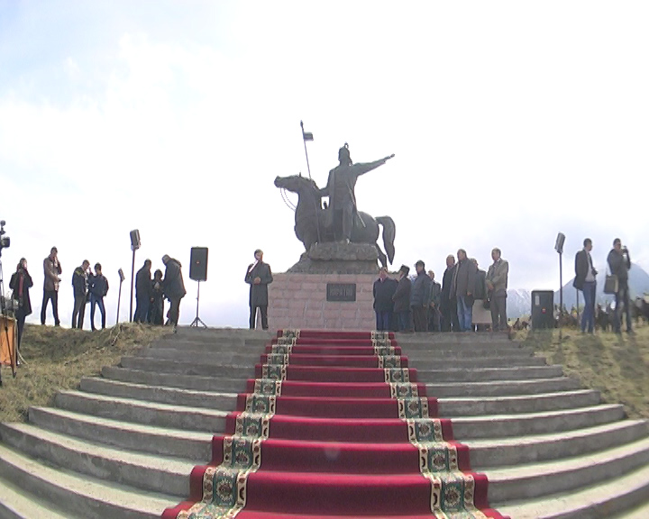 Шығыс жерінде Қаратай батырға ескерткіш орнатылды   