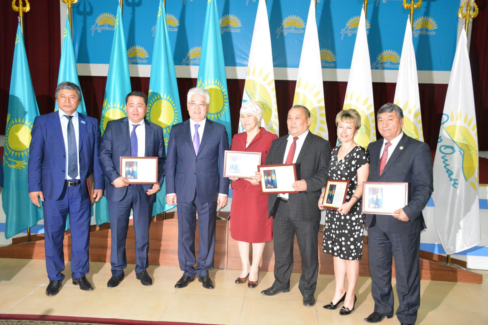 «Нұр Отан» партиясының белсенділері Елбасының Алғыс хатына ие болды