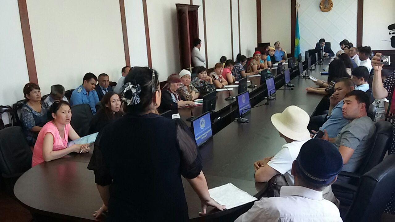 Шымкент әкімі жер мәселесін халықпен бірге талқылады