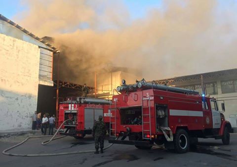 Шымкентте тағы бір сауда үйі өртке оранды