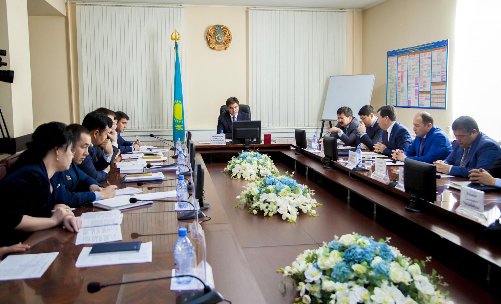 Шымкентте мүмкіндігі шектеулі азаматтарға көмек көрсетілуде