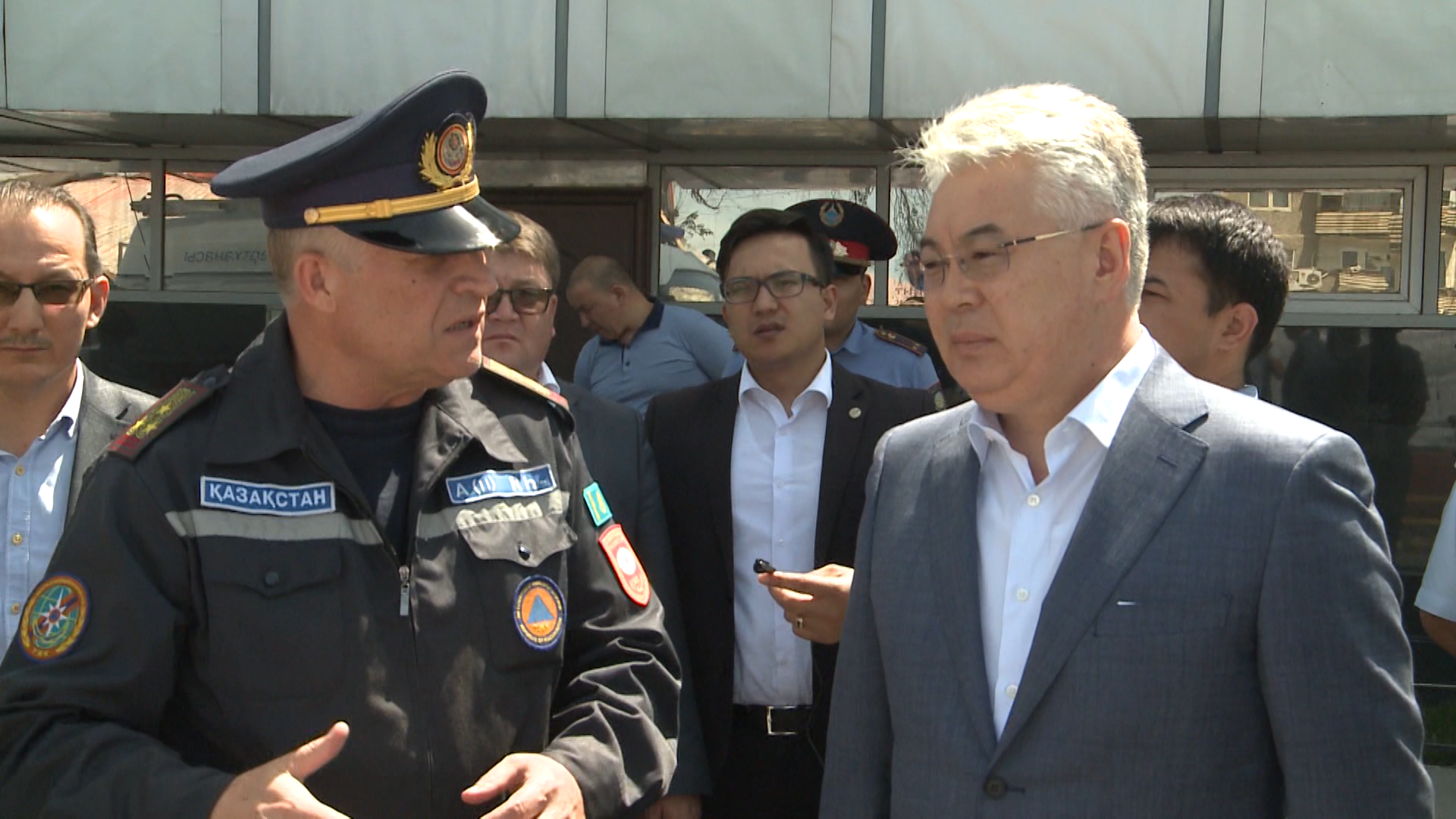 ОҚО әкімі өртенген сауда орталығында болды