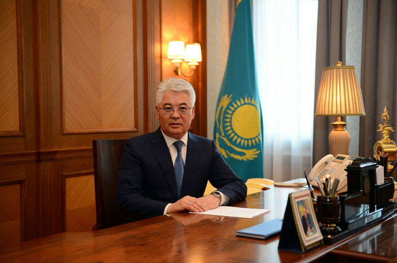 ОҚО әкімі журналистерді мерекемен құттықтады