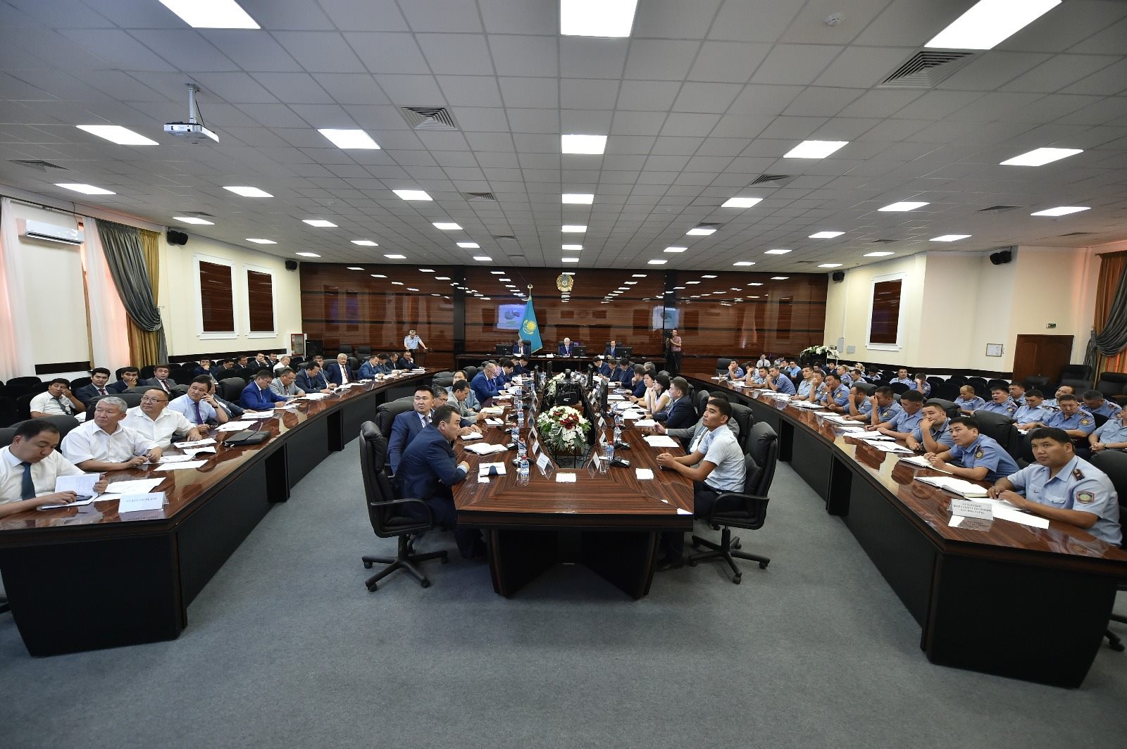 ОҚО Жергілікті полиция қызметі алғашқы жарты жылдықты қорытындылады