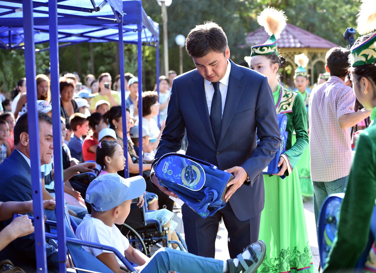 Шымкентте «Мектепке жол» акциясы аясында 30 мыңға жуық балаға көмек көрсетілді