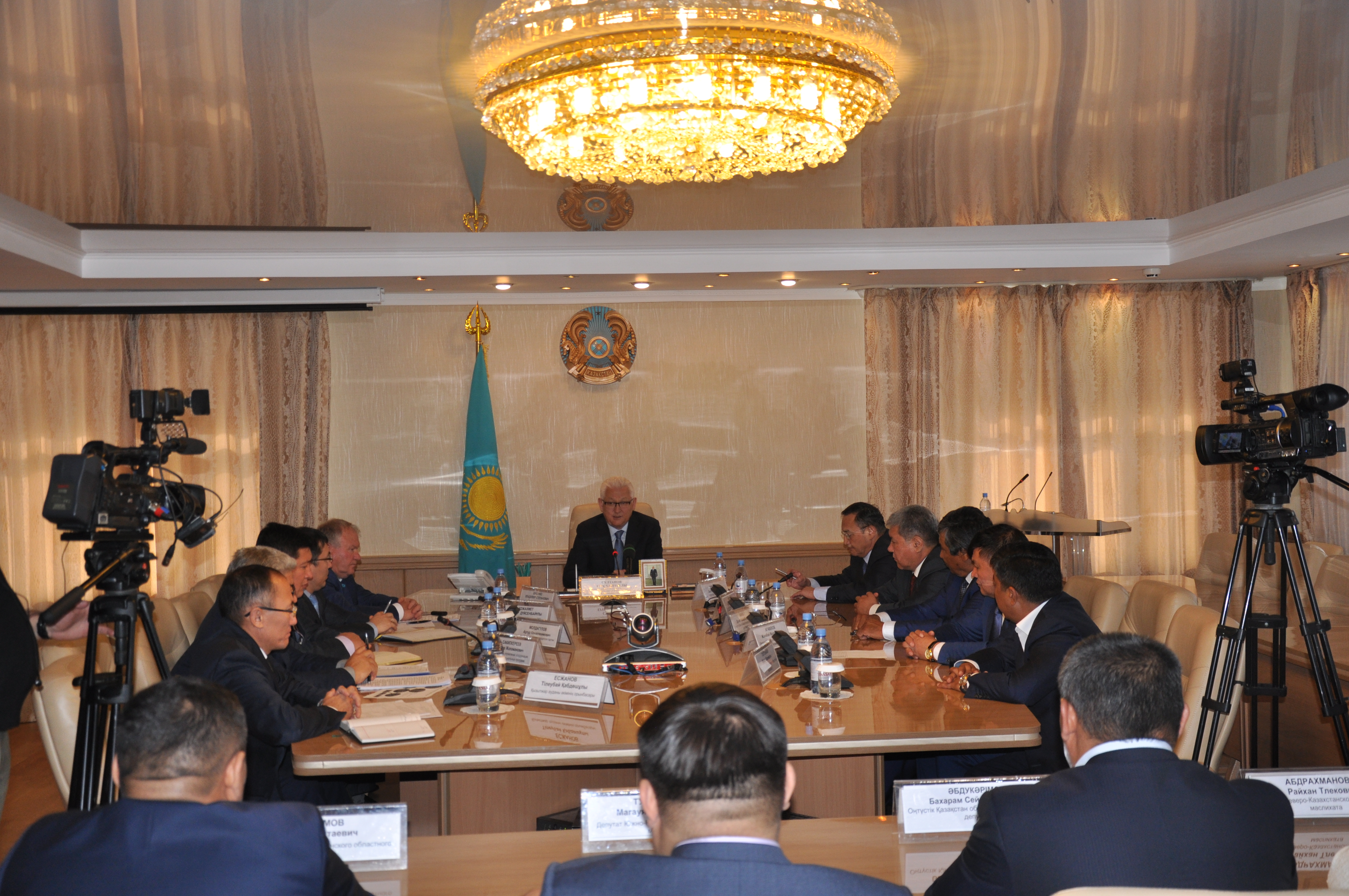 Облыс мәслихатының депутаттарын СҚО-ның әкімі Е.Сұлтанов қабылдады