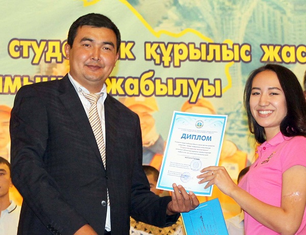 Шымкентте «Студенттік құрылыс жасақтарының» мүшелері марапатталды