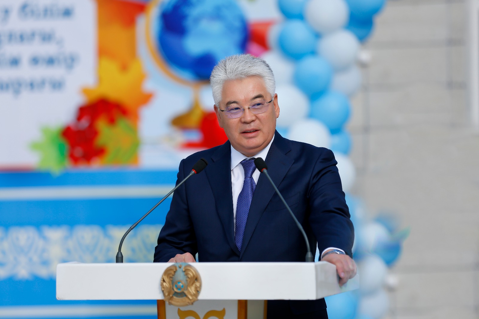 Бейбіт АТАМҚҰЛОВ: Бірінші сыныпқа барған әрбір шәкірттің өз ағаш көшетін отырғызуды ұсынамын