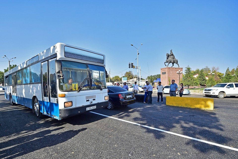 Қапал батыр көшесіндегі көпірдің бір жағы пайдалануға берілді