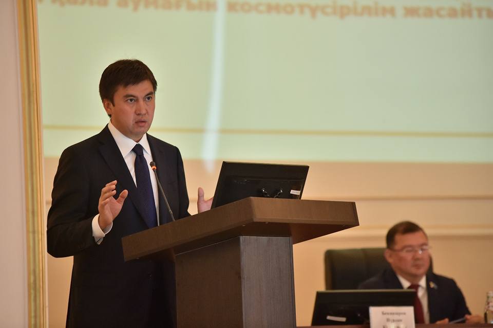 Шымкенттің әкімі мәслихат депутаттары алдында есеп берді