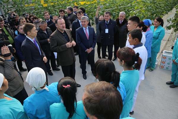 Мұхтар Құл-Мұхаммед оңтүстіктегі ірі жылыжай кешенінің жұмысымен танысты