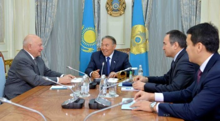 Стала известна причина приезда Лужкова в Казахстан