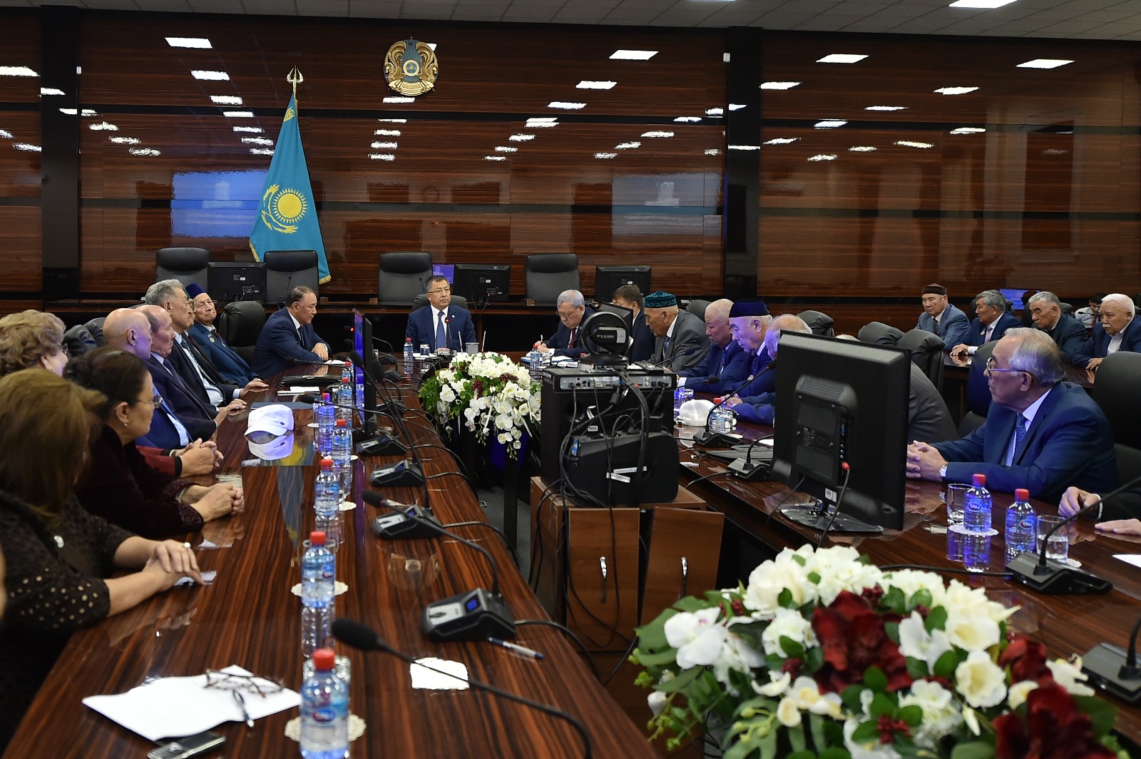 Жансейіт Түймебаев ел ағаларымен кездесті