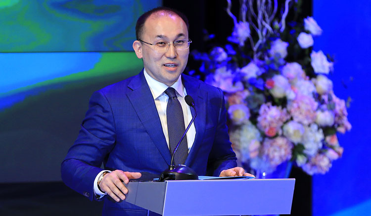 2016 жылдың соңынан бастап «Азаматтарға арналған үкімет» ұсынатын мемлекеттік қызметтер санын 792-ге дейін арттырады