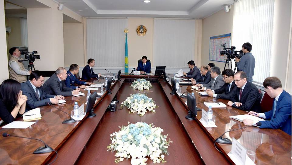 Шымкентте қоғамдық көлік жағдайы мен туризмді дамыту мәселелері талқыланды