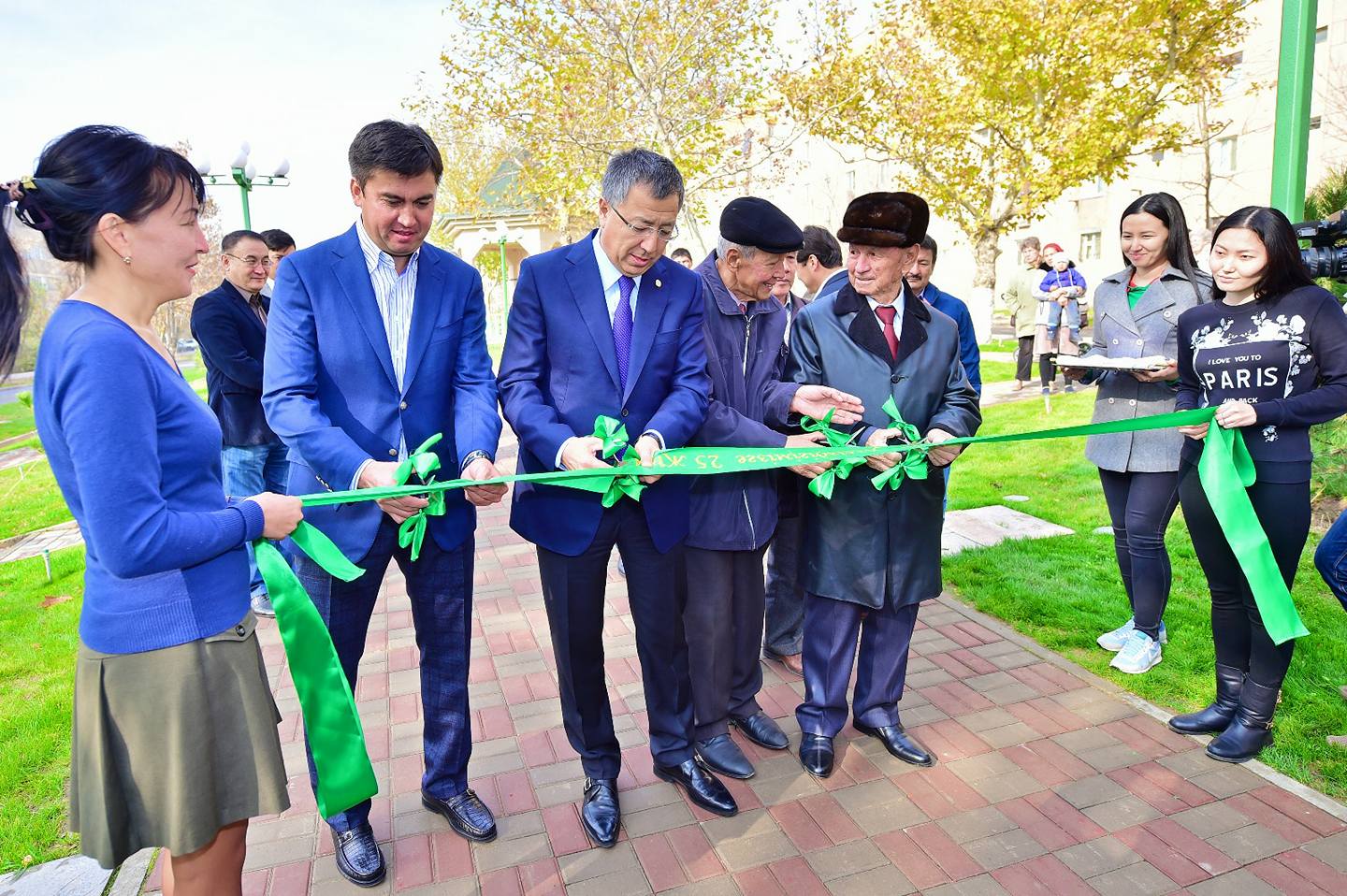 Шымкентте тағы бір гүлзар ел игілігіне берілді