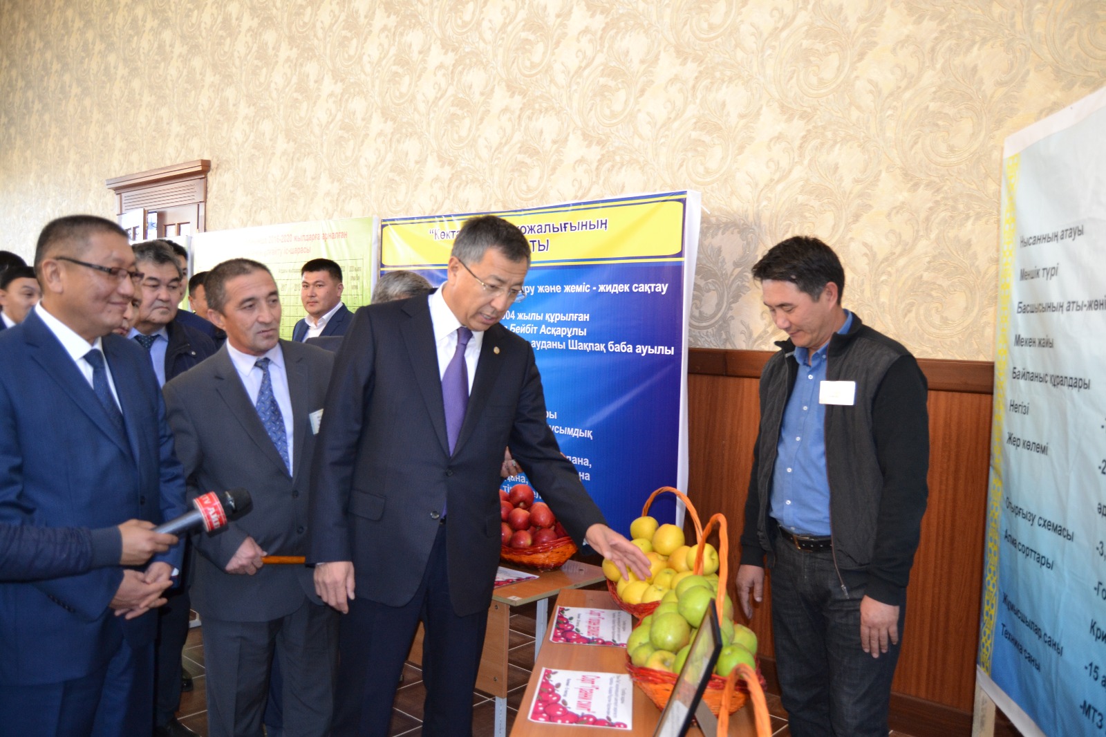 Жансейіт Түймебаев Түлкібас ауданының тыныс-тіршілігімен танысты