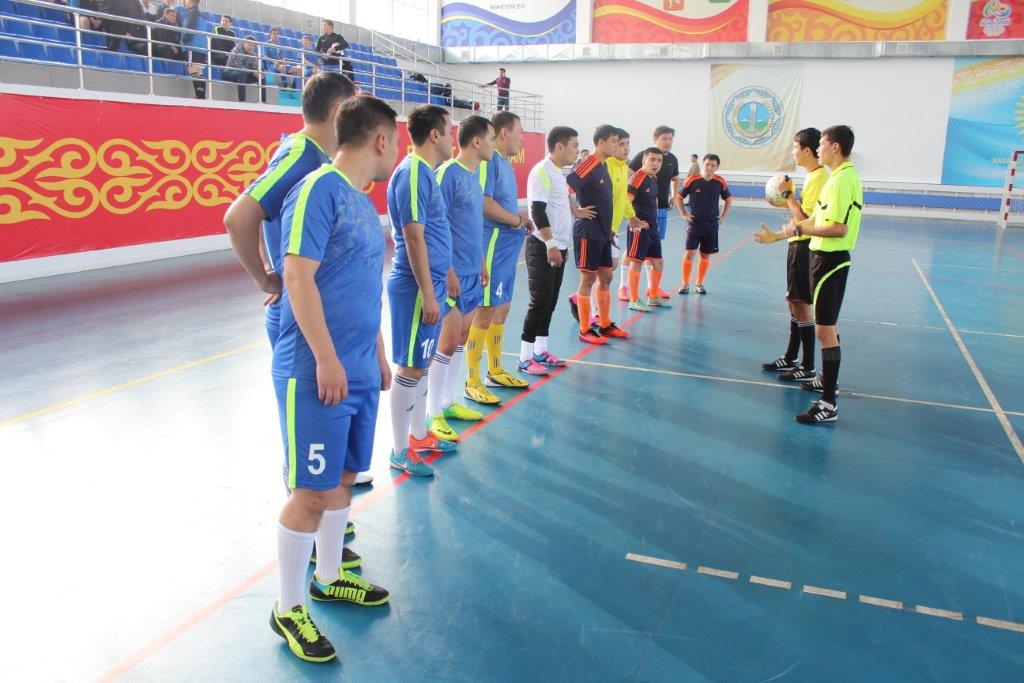  Прокурорлар футбол мен волейболдан сайысқа түсті