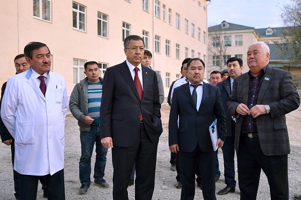 Жансейіт Түймебаев медициналық нысандардың құрылысымен танысты