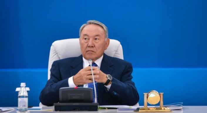 Назарбаев: 100 қадам орындалуы тиіс. Оңды-солды әрекеттер мен әңгімелерге  жол бермеймін