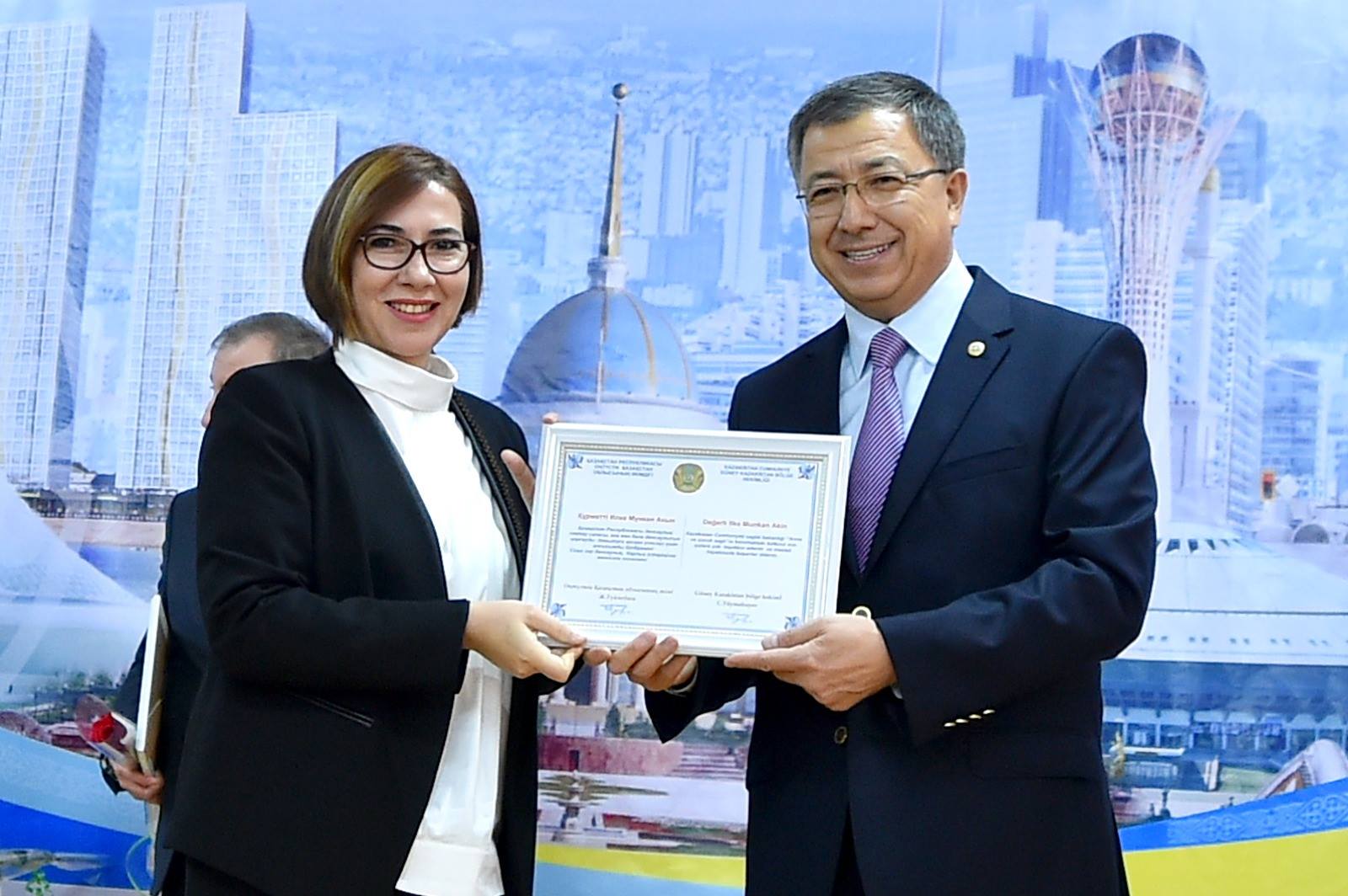 Шымкентте шеберлік сабағынан өткен 56 дәрігерге сертификат табысталды