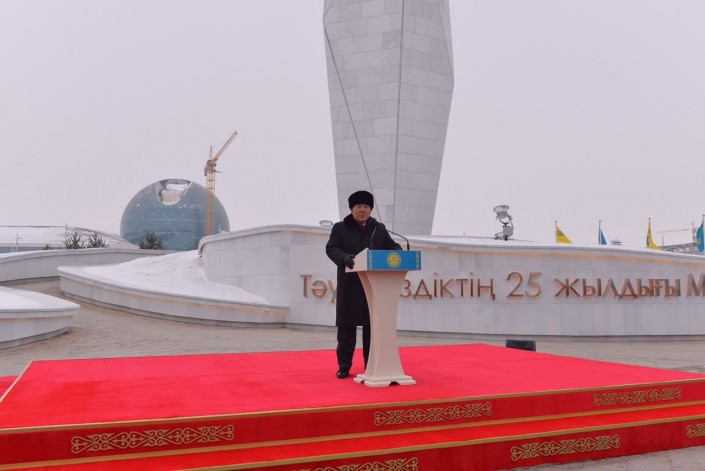 Елбасы Тәуелсіздіктің 25 жылдығына арналған монументті ашты