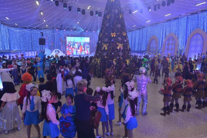 Назарбаев қазақстандық балаларды Жаңа жылмен құттықтады