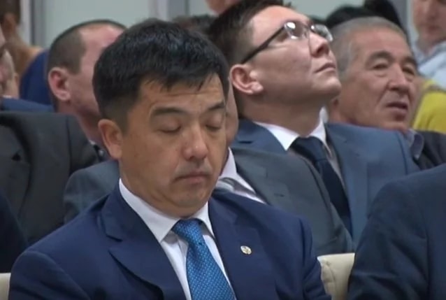 Ақтөбе қаласының әкімі жиында қалғып кете беруінің себебін айтты