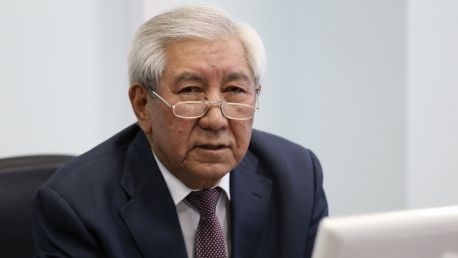 М.Жолдасбеков: Президентке жалтақтап, «Сіздің тапсырмаңызбен» деген сияқты сөздерді қою керек