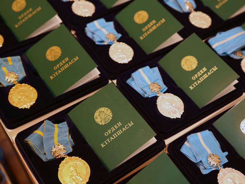 Оңтүстікте 2550 көп балалы ана алтын мен күмістен алқа тақты