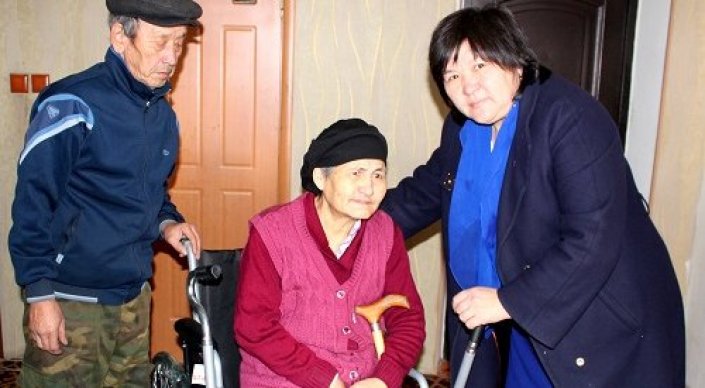 Ордабасы ауданында 130 мүгедекке қоларба берілді