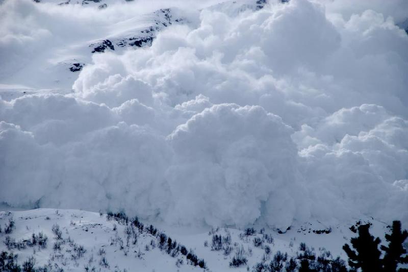 ОҚО-да Жамбыл облысындағы қар көшкінінен қаза тапқан сержант жер қойнына тапсырылды