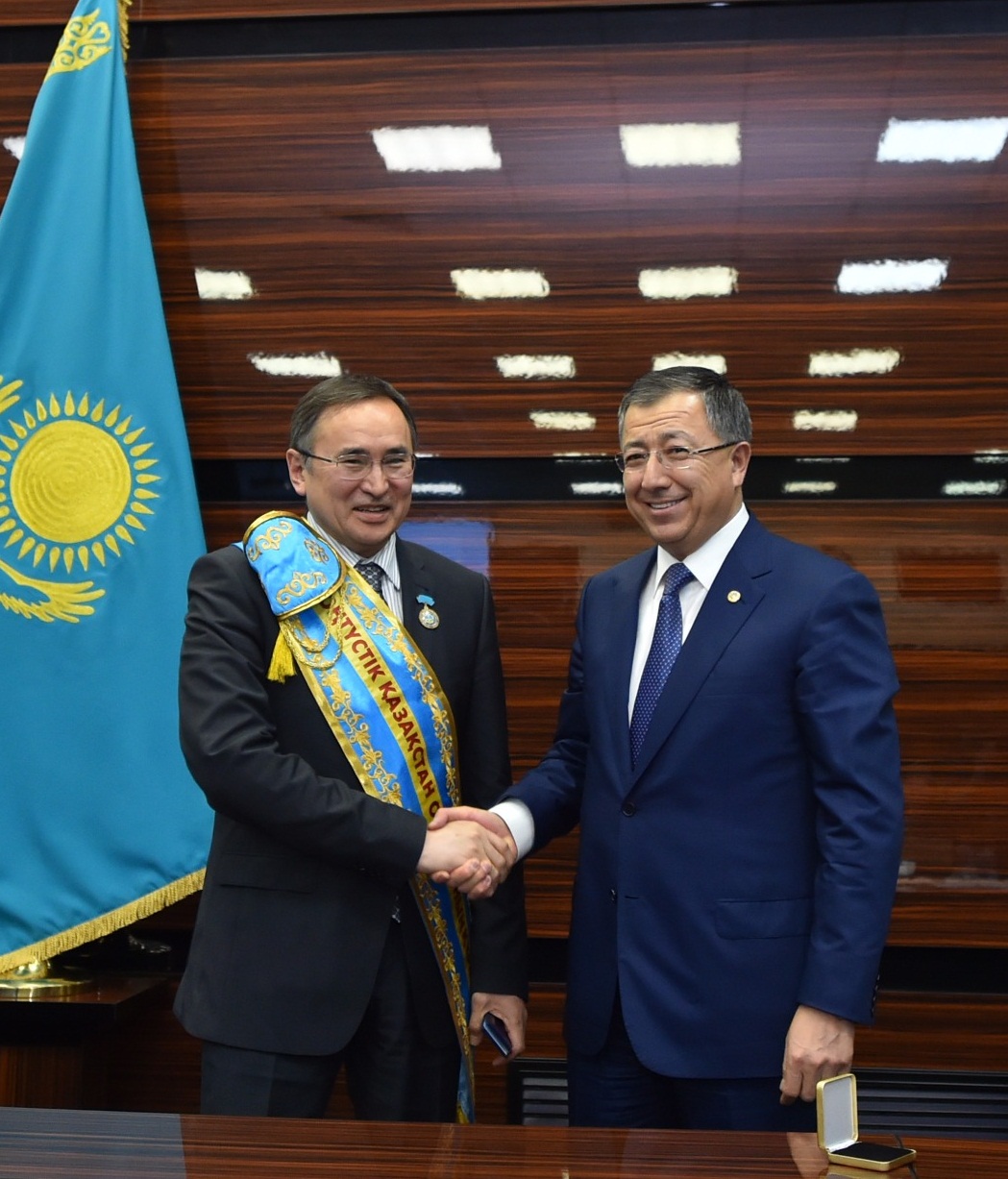 Асқар Мырзахметов — Оңтүстік Қазақстан облысының «Құрметті азаматы»