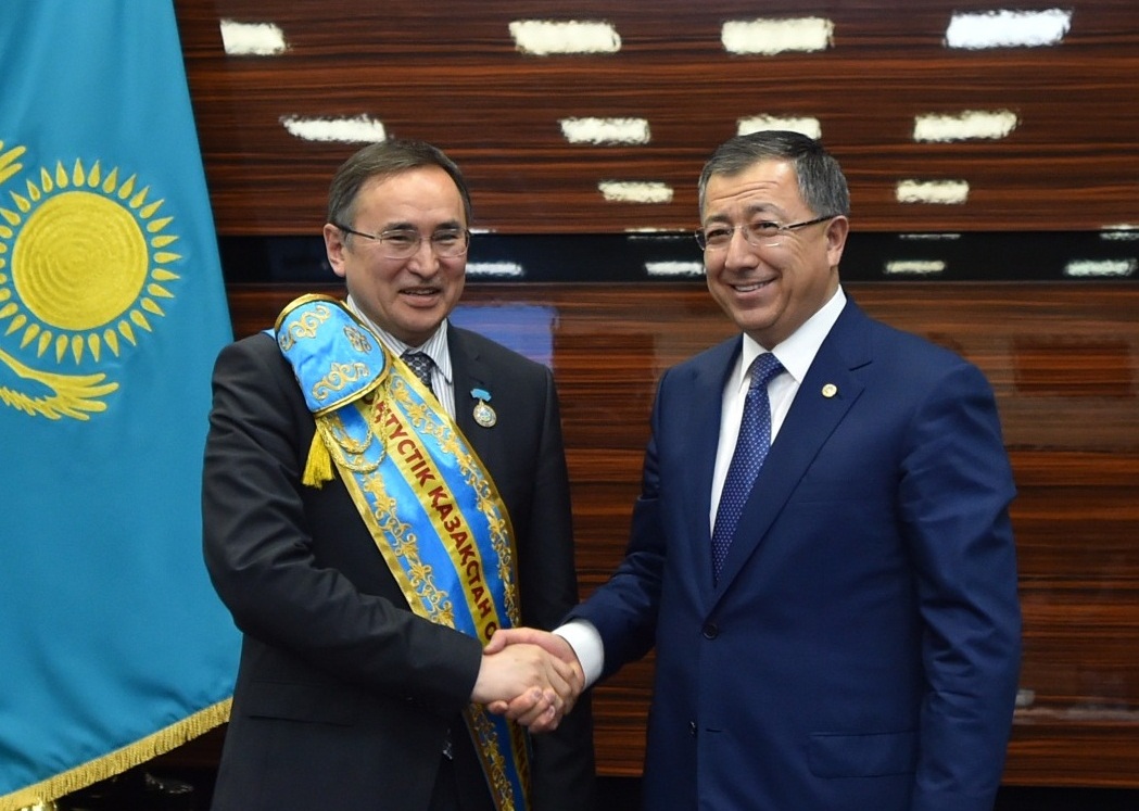 Асқар Мырзахметов – Оңтүстік Қазақстан облысының Құрметті азаматы