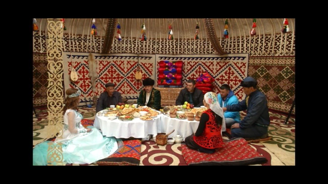 Оңтүстік көкпаршылары «Айғақтың» ақ қанатты киіз үйінен дәм татты