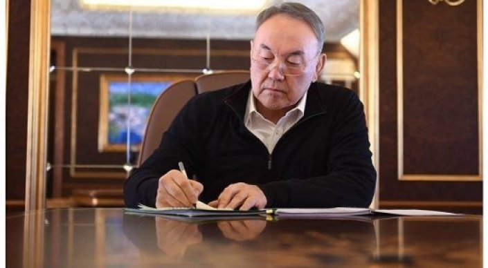 Н.Назарбаев: Анамның маxаббаты әлі күнге қолдап келеді