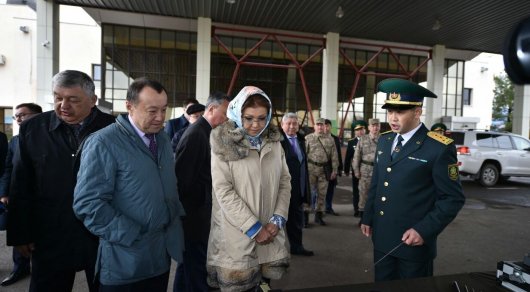 Военнослужащие ЮКО восхитили Даригу Назарбаеву