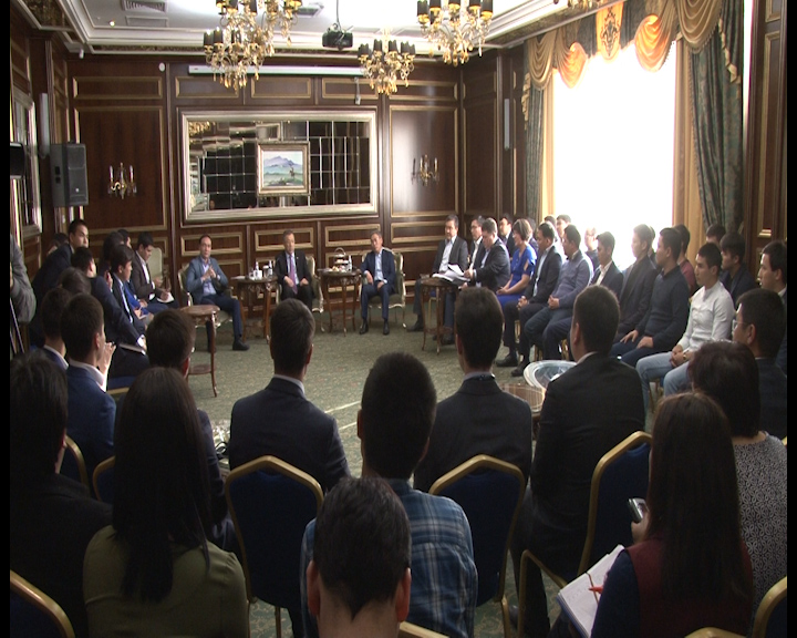 Жас кәсіпкерлер клубының алғашқы отырысы өтті