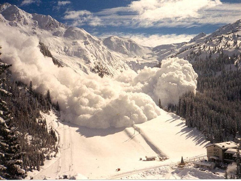 Штормовое предупреждение объявлено в двух регионах Казахстана