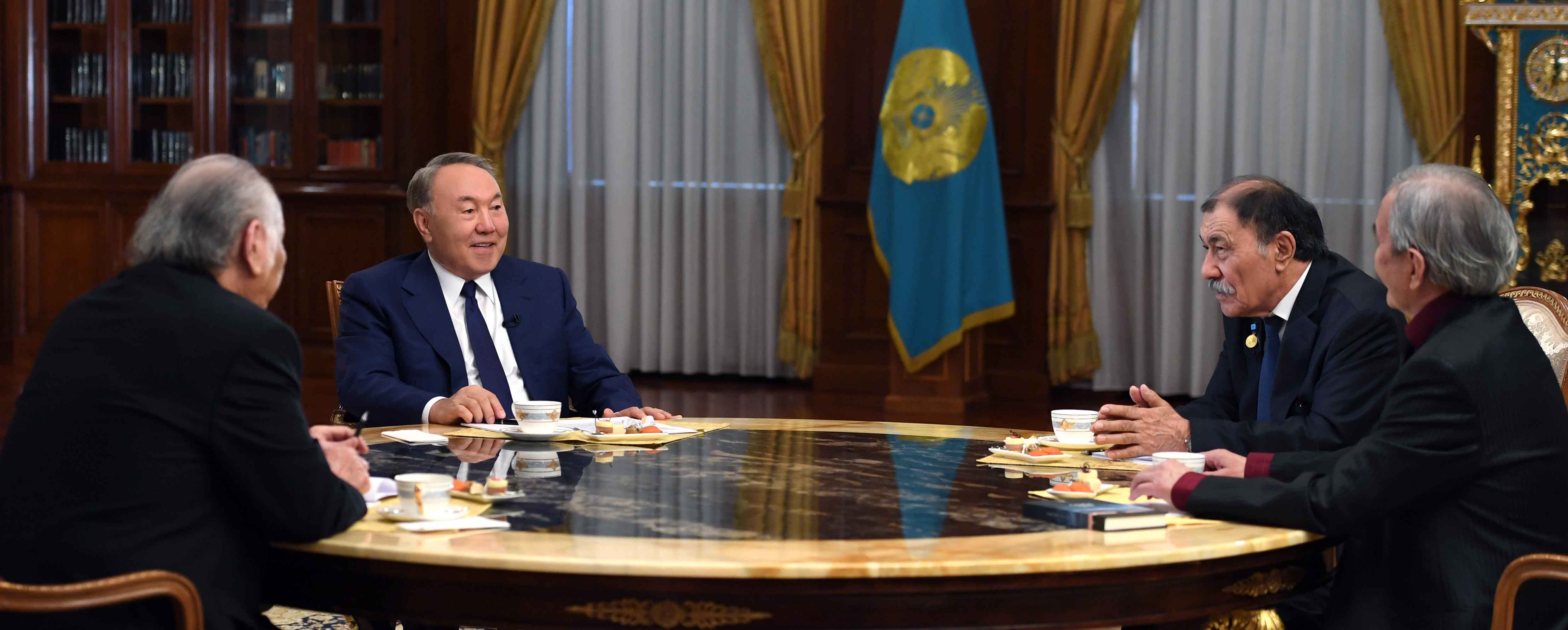 Мемлекет басшысы шығармашылық зиялы қауым өкілдерімен кездесті