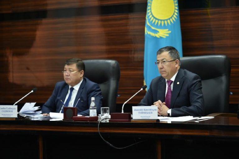 Түймебаев мұғалімдерді баспанамен қамтып, шетелге демалуға жібермек