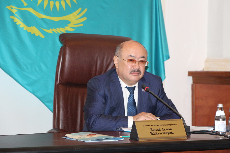 Алматы қалалық сотының төрағасы Ақжан Ештай өмірден озды