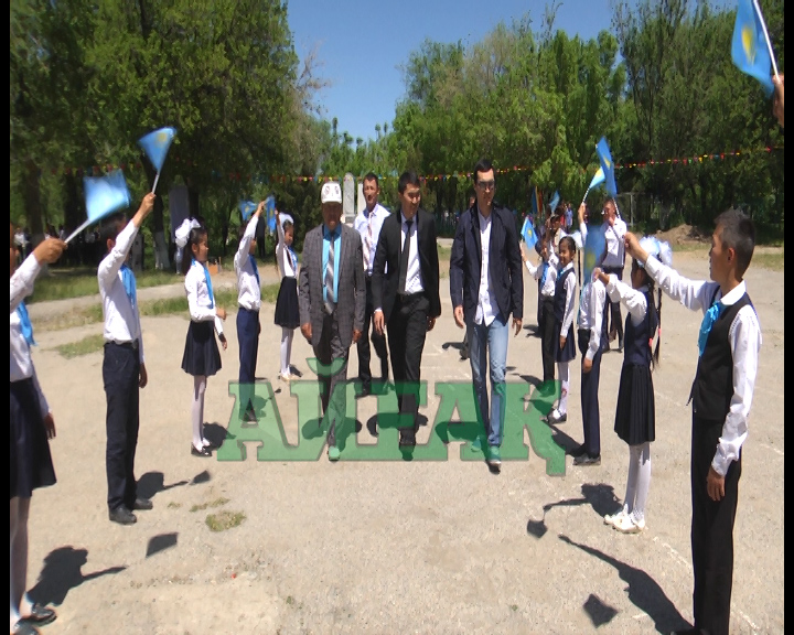 Төлебилік оқушылар Олимпиада жүлдегерімен кездесті