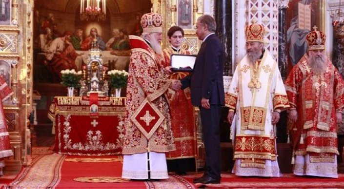 Тасмағамбетов Патриарх Кирилді «Достық» орденімен марапаттады