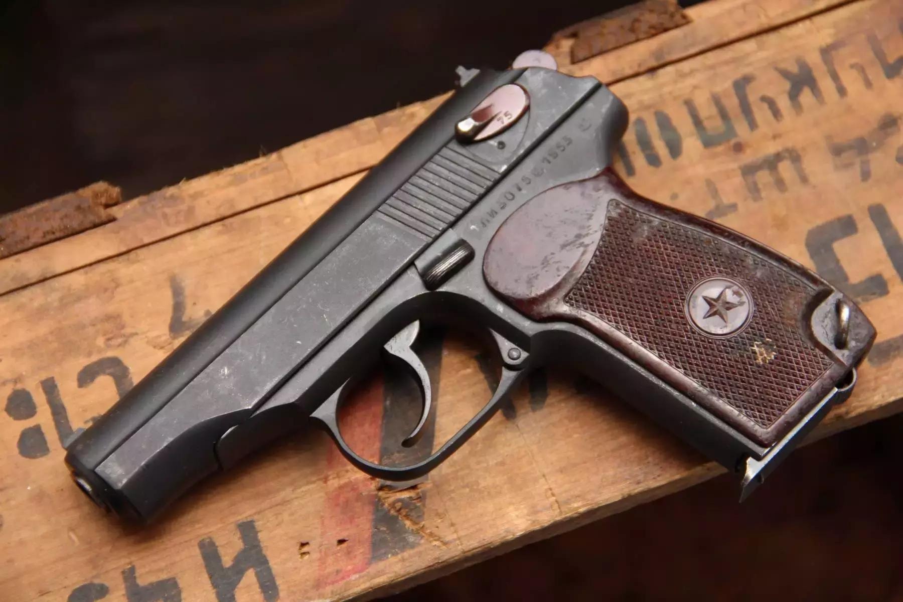 ҰҚК шекаралық қызмет академиясынан он пистолет ұрланды