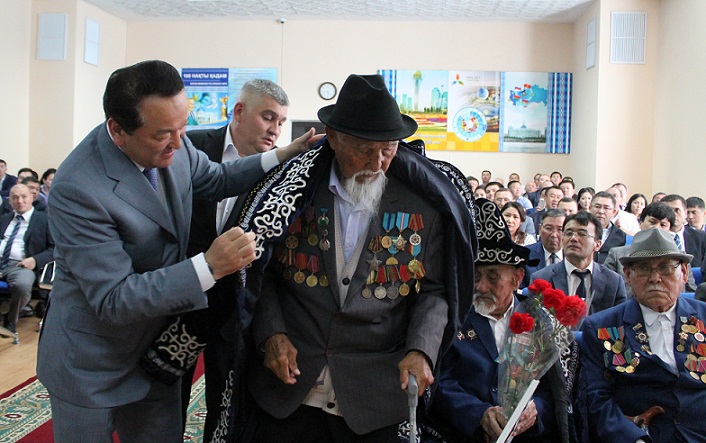 ОҚО Мемлекеттік кірістер департаменті ҰОС ардагерлерін мерекемен құттықтады