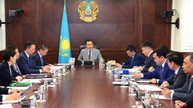 Б.Сағынтаев Тау-кен металлургия саласы, геология және жер қойнауын пайдалану жөніндегі кеңес отырысын өткізді