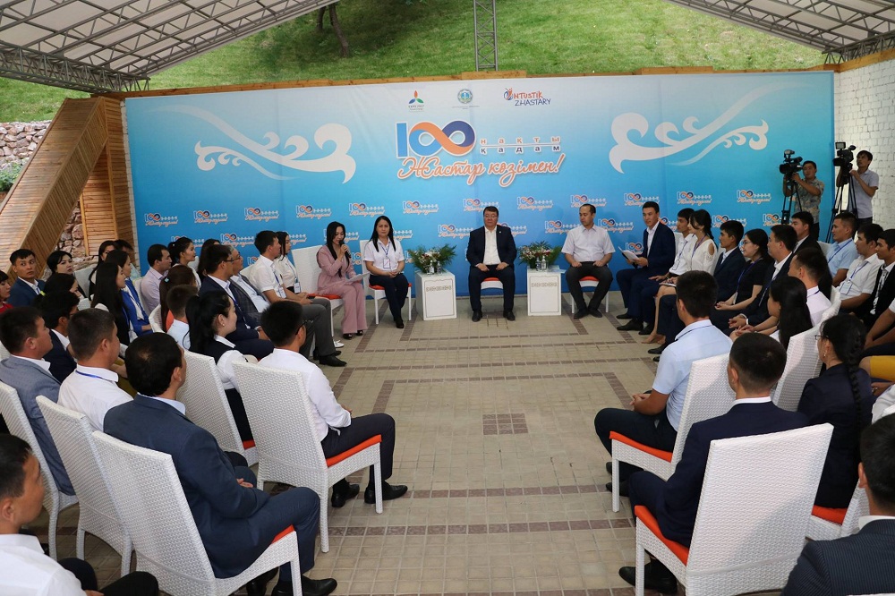 ОҚО-да жас мемлекеттік қызметшілерге арналған көшпелі семинар өтті