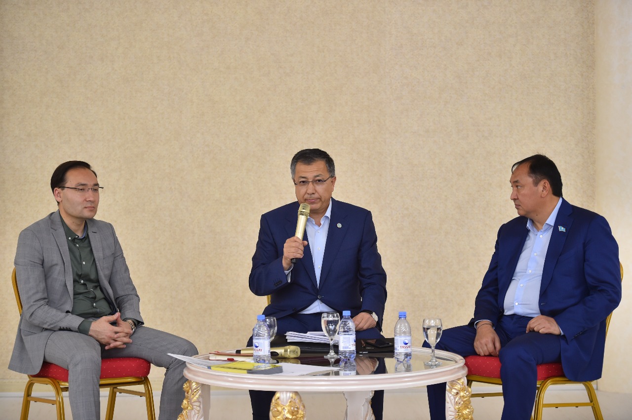 Жансейіт Түймебаев кәсіпкерлерді туған жерді түлетуге шақырды